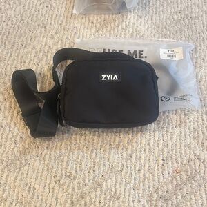 ZYIA Black Crossbody Belt Bag
